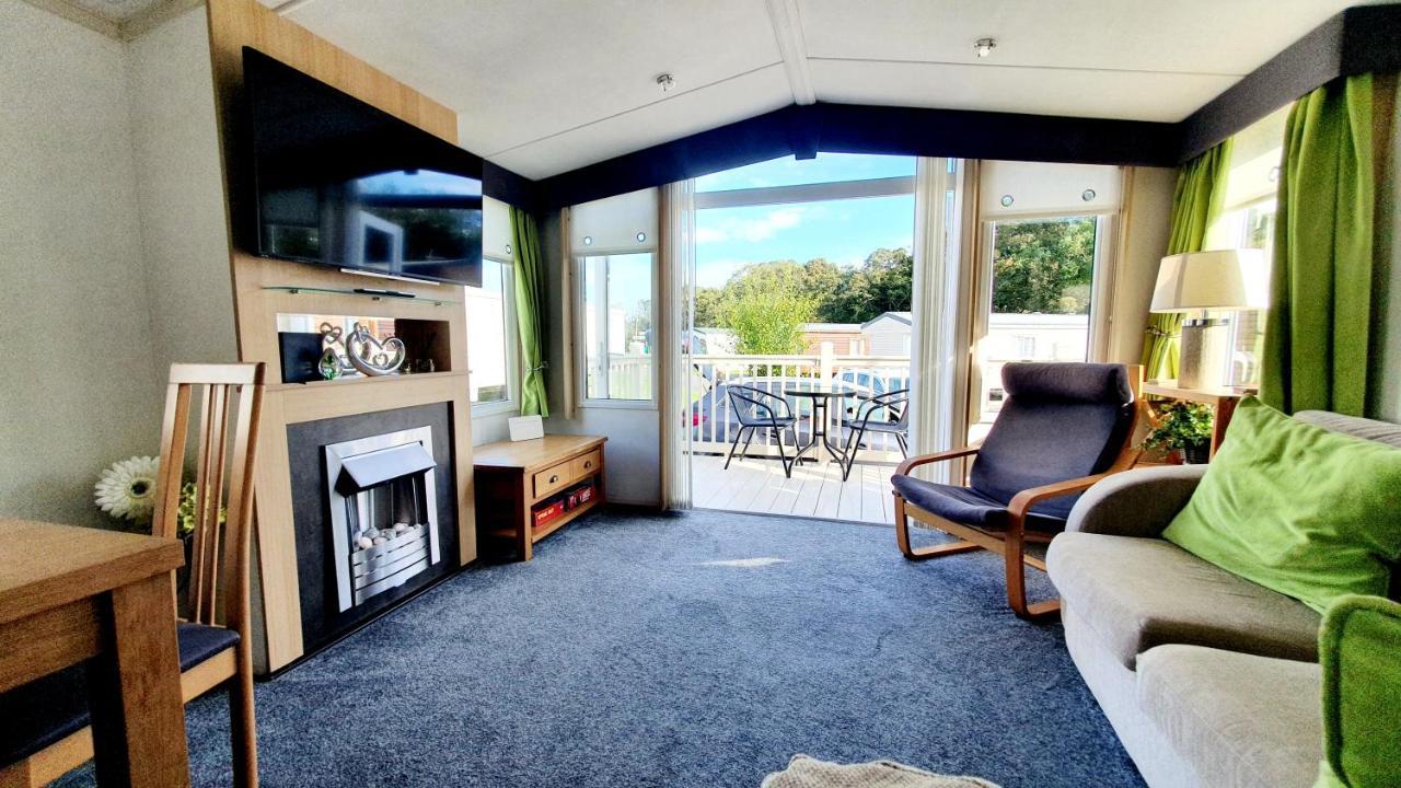 Apple Tree Lodge Hot Tub 3 Bedroom 2 Bars 몰페스 외부 사진